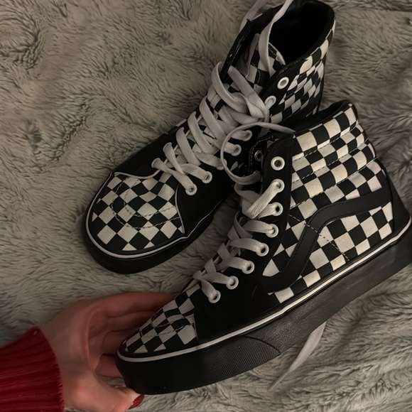 Custom Vans - Picture 2 of 4
